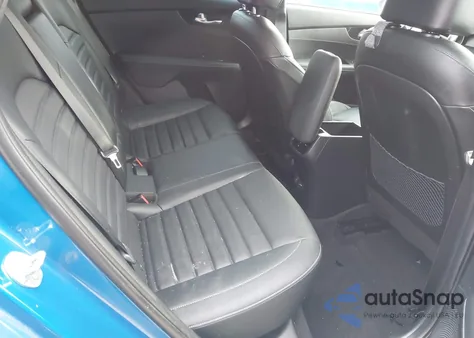 2022 Kia Forte Gt-Line z USA, uszkodzony, nr VIN 3KPF54AD2NE479119